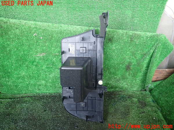 1UPJ-9238297772]ランクルプラド(GDJ150W)ラゲッジトレイ2 中古_2