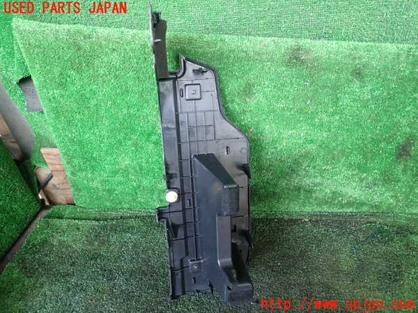 1UPJ-9238297773]ランクルプラド(GDJ150W)ラゲッジトレイ3 中古_2