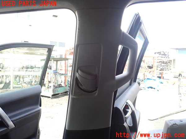 1UPJ-9238297665]ランクルプラド(GDJ150W)右センターピラートリム 中古_2