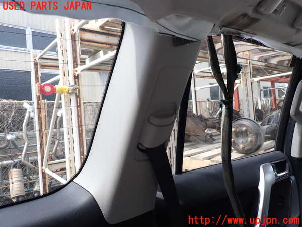 1UPJ-9238297680]ランクルプラド(GDJ150W)左リアピラートリム 中古_2