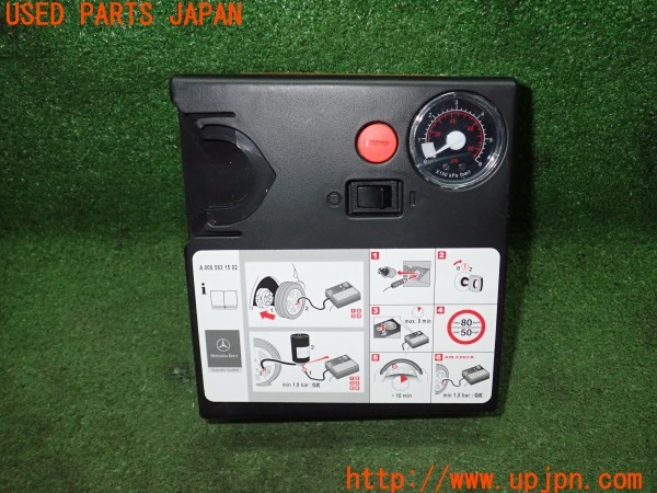 3UPJ=9238300625]ベンツ GLA180(156942 X156)純正 パンク修理キット コンプレッサーのみ 中古_3