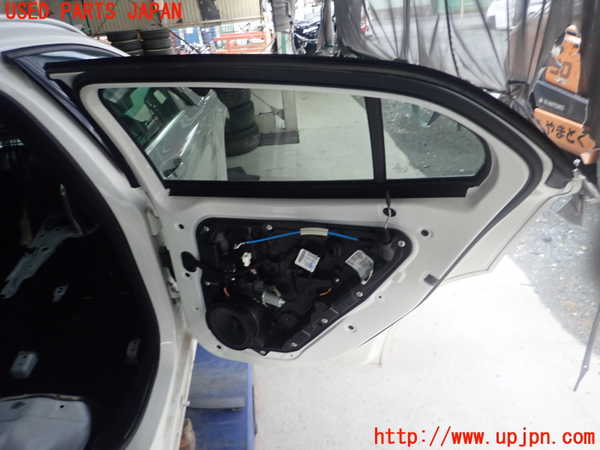 1UPJ-9238301290]ベンツ GLA180 X156(156942)右後ドア FUYAO M1232 中古_3