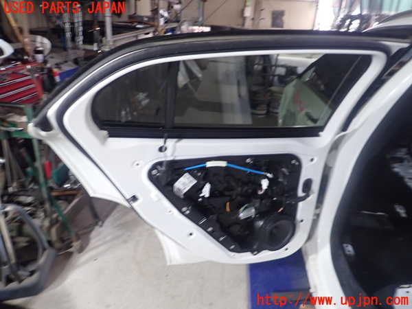 1UPJ-9238301320]ベンツ GLA180 X156(156942)左後ドア FUYAO M1232 中古_4