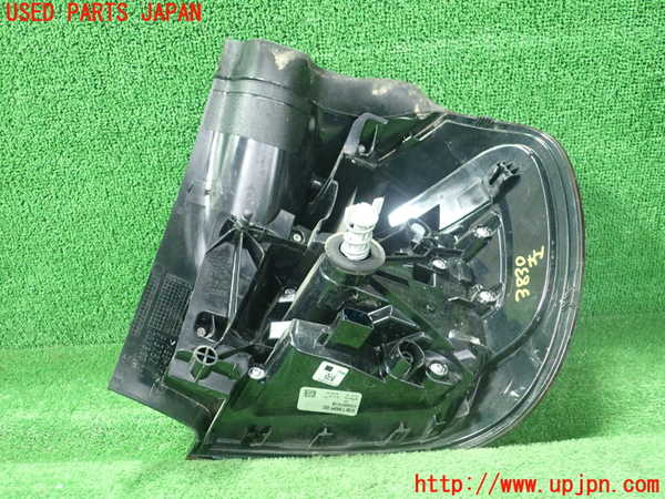 1UPJ-9238301536]ベンツ GLA180 X156(156942)左テールランプ 中古_3
