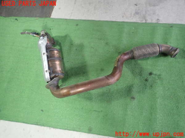 1UPJ-9238302661]ベンツ GLA180 X156(156942)触媒1 中古_2