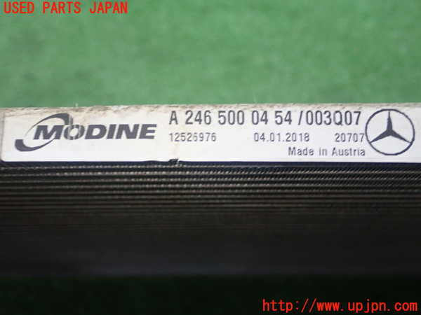 1UPJ-9238306031]ベンツ GLA180 X156(156942)エアコンコンデンサー1 中古_3
