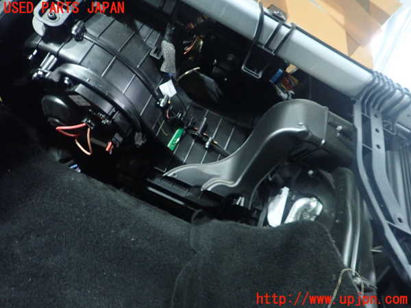 1UPJ-9238306081]ベンツ GLA180 X156(156942)エバポレーター1 中古_2