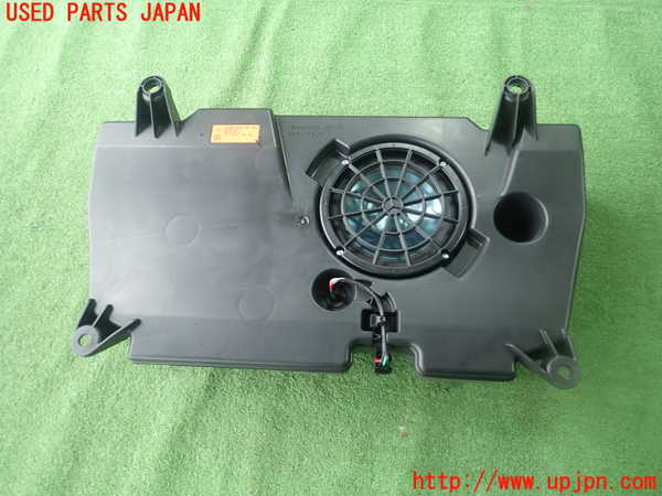 1UPJ-9238306530]ベンツ GLA180 X156(156942)ウーハー 中古_2