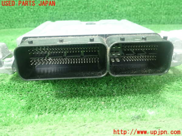 1UPJ-9238306110]ベンツ GLA180 X156(156942)エンジンコンピューター 中古_2