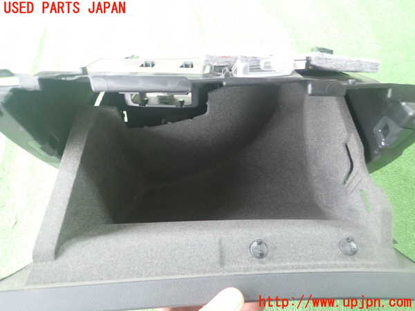 1UPJ-9238307516]ベンツ GLA180 X156(156942)グローブボックス1 中古_2