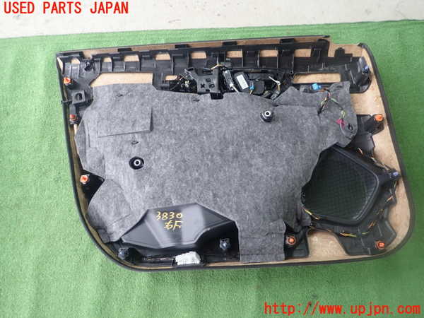 1UPJ-9238301234]ベンツ GLA180 X156(156942)右前ドア内張り 中古_3