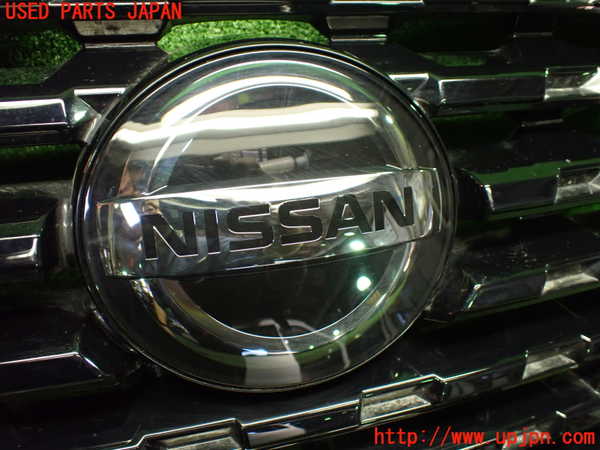 1UPJ-9238311050]キックス(P15)ラジエターグリル 中古_4