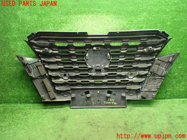 1UPJ-9238311050]キックス(P15)ラジエターグリル 中古_5