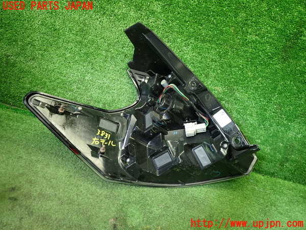 1UPJ-9238311530]キックス(P15)右テールランプ 中古_3
