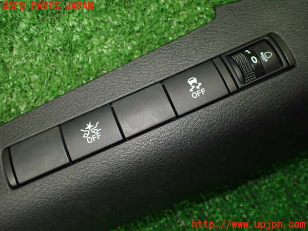 1UPJ-9238316306]キックス(P15)スイッチ1(プリクラッシュ 横滑り防止OFF) 中古_2