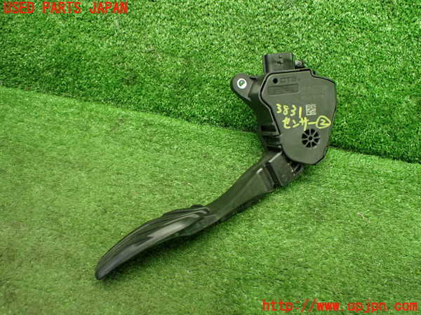 1UPJ-9238316382]キックス(P15)センサー2(アクセルペダル) 中古_2