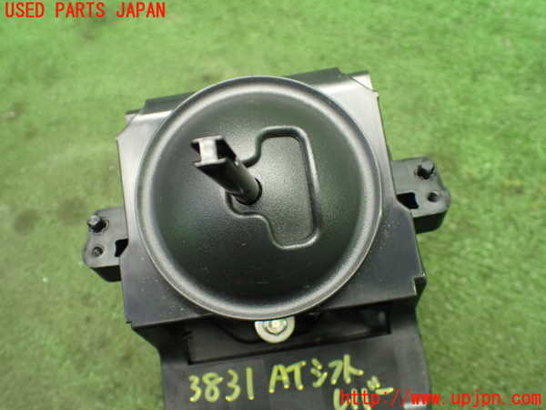 1UPJ-9238317555]キックス(P15)ATシフトレバー 中古_4