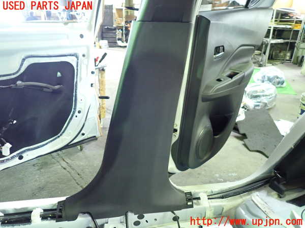 1UPJ-9238317665]キックス(P15)右センターピラートリム 中古_3