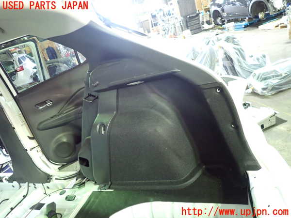 1UPJ-9238317675]キックス(P15)右リアピラートリム 中古_2