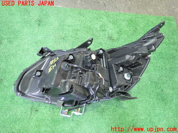 1UPJ-9238321130]ヴォクシー(ノア)(ZRR80W)右ヘッドライト LED 中古_2