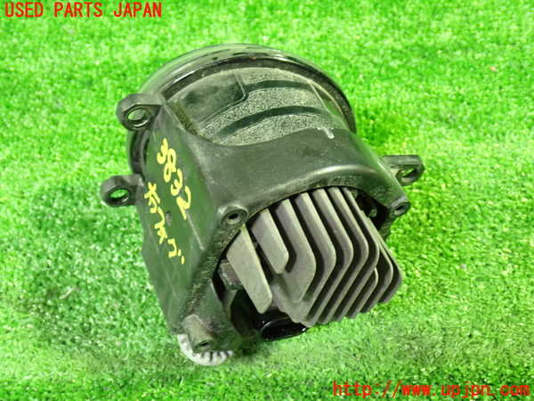 1UPJ-9238321180]ヴォクシー(ノア)(ZRR80W)右フォグ 中古_2