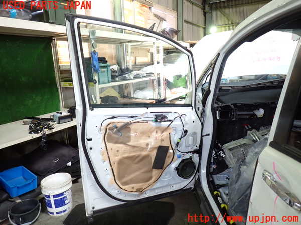1UPJ-9238321260]ヴォクシー(ノア)(ZRR80W)左前ドア ジャンク NSG M3O5 43R-00011_5