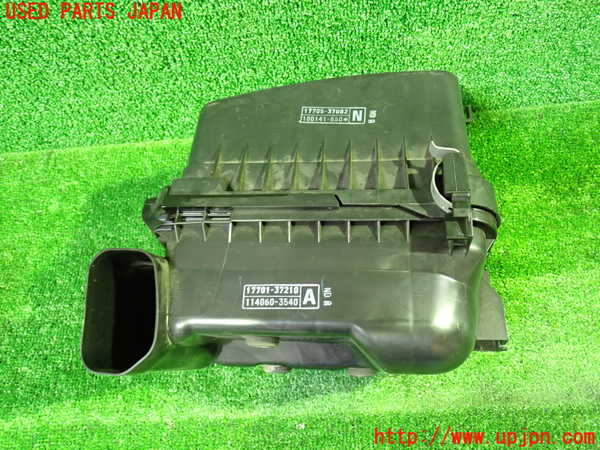 1UPJ-9238322560]ヴォクシー(ノア)(ZRR80W)エアクリーナーボックス 中古_2