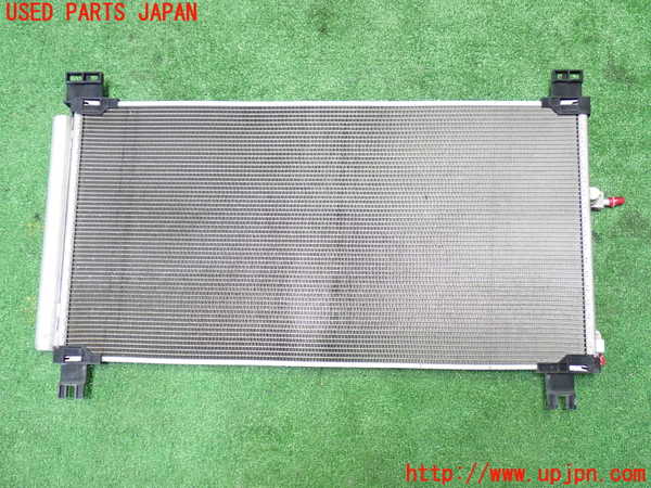 1UPJ-9238326031]ヴォクシー(ノア)(ZRR80W)エアコンコンデンサー1 中古_2