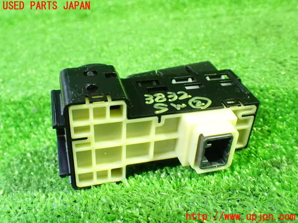 1UPJ-9238326307]ヴォクシー(ノア)(ZRR80W)スイッチ2(時計 ECOモード 横滑り防止OFF) 中古_2