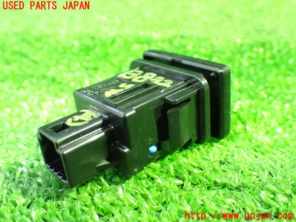 1UPJ-9238326309]ヴォクシー(ノア)(ZRR80W)スイッチ4(アイドリングストップOFF) 中古_2