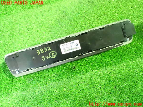 1UPJ-9238326310]ヴォクシー(ノア)(ZRR80W)スイッチ5(リアエアコン) 中古_2