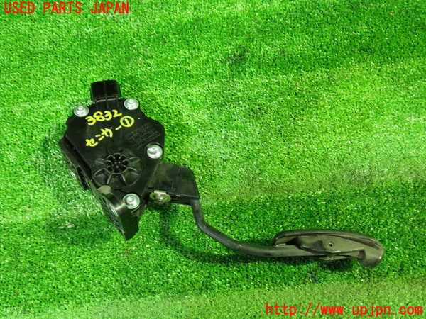 1UPJ-9238326381]ヴォクシー(ノア)(ZRR80W)センサー1(アクセルペダル) 中古_3