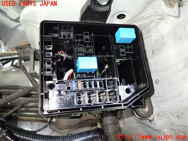1UPJ-9238326742]ヴォクシー(ノア)(ZRR80W)ヒューズボックス2(EGルーム内運転席側) 中古_2