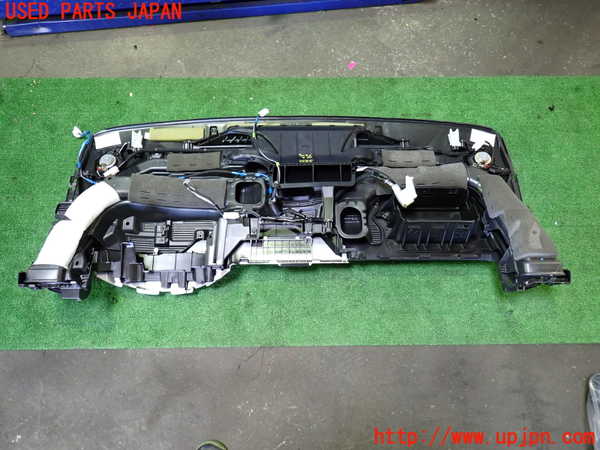 1UPJ-9238327505]ヴォクシー(ノア)(ZRR80W)ダッシュボード 中古_4