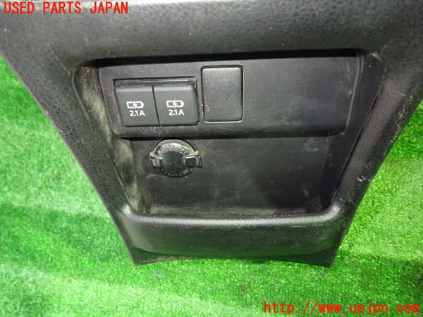 1UPJ-9238327549]ヴォクシー(ノア)(ZRR80W)コンソール 中古_2