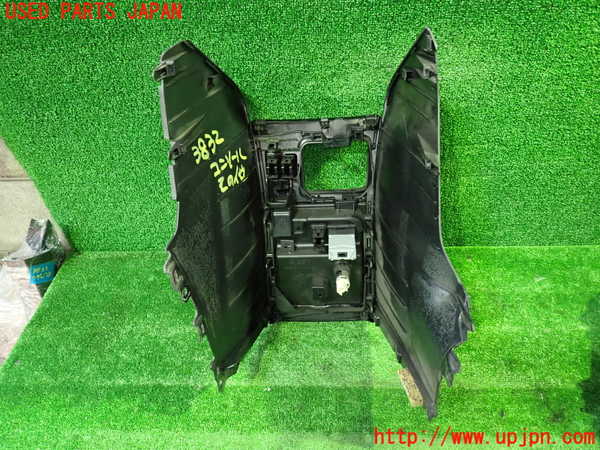 1UPJ-9238327549]ヴォクシー(ノア)(ZRR80W)コンソール 中古_3