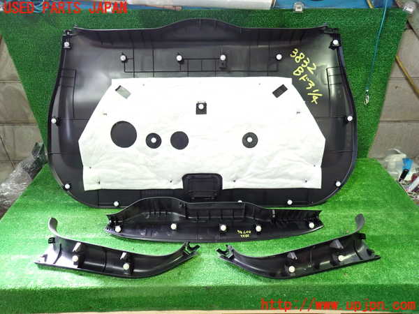 1UPJ-9238321578]ヴォクシー(ノア)(ZRR80W)バックドア内張り 中古_2