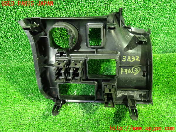 1UPJ-9238327693]ヴォクシー(ノア)(ZRR80W)内装トリム類3 中古_2