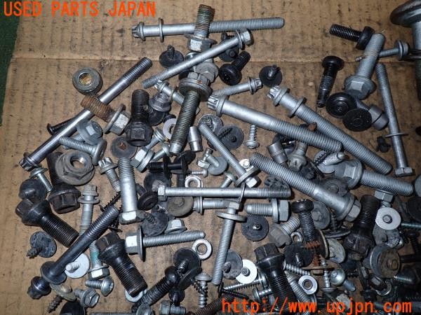 3UPJ=9238330720]BMW X3 xDrive 20d Mスポーツ(WY20 F25)前期 ネジ・ナット・ステー類 セット ジャンク_5