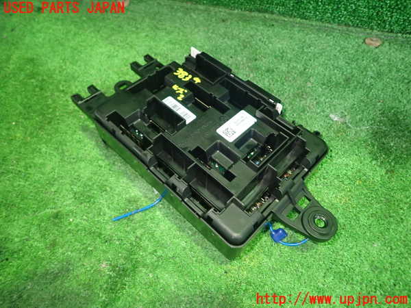 1UPJ-9238346742]BMW M235i クーペ F22(1J30)ヒューズボックス2 中古_2