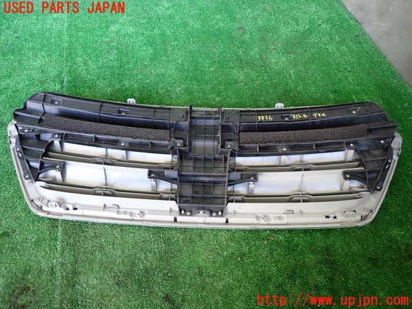 1UPJ-9238361050]レガシィ アウトバック(BS9)ラジエターグリル 中古_4