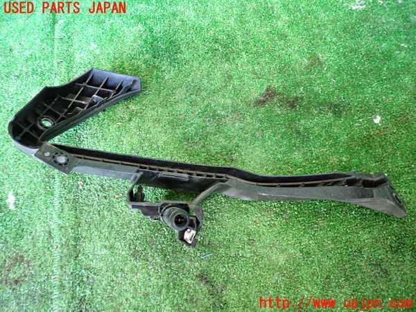 1UPJ-9238361140]レガシィ アウトバック(BS9)右ヘッドライトリム 中古_2