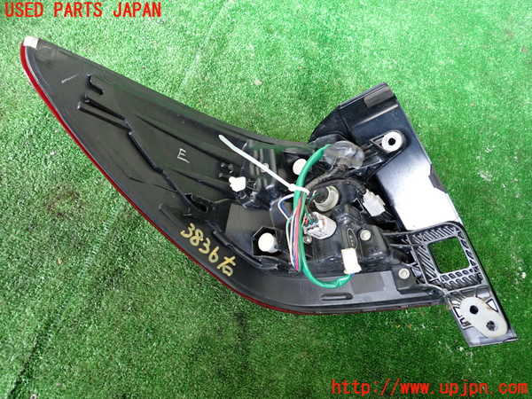 1UPJ-9238361530]レガシィ アウトバック(BS9)右テールランプ 中古_2