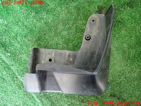 1UPJ-9238361450]レガシィ アウトバック(BS9)右フロントマッドガード(泥除け) 中古_3