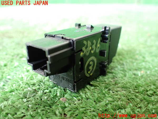 1UPJ-9238366308]レガシィ アウトバック(BS9)スイッチ3 (横滑り防止オフ) 中古_2