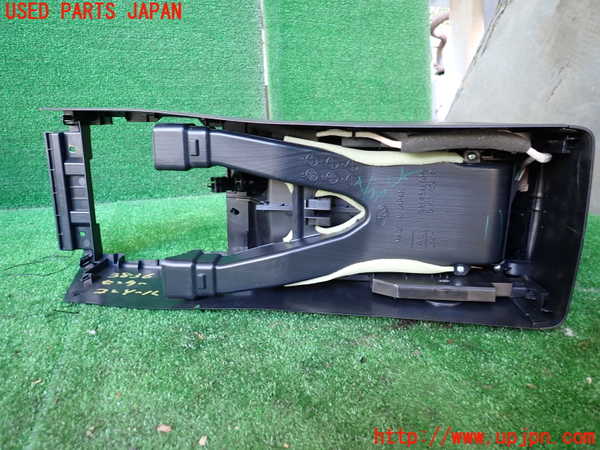 1UPJ-9238367540]レガシィ アウトバック(BS9)センターコンソール 中古_4