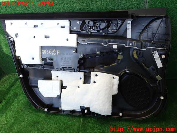 1UPJ-9238361234]レガシィ アウトバック(BS9)右前ドア内張り 中古_3