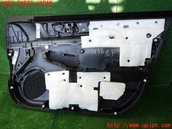 1UPJ-9238361264]レガシィ アウトバック(BS9)左前ドア内張り 中古_3