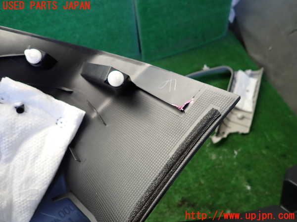 1UPJ-9238367675]レガシィ アウトバック(BS9)右リアピラートリム 中古_3
