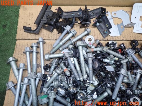 3UPJ=9238370720]ヒョンデ アイオニック5(IONIQ 5)(NE2LRG)ネジ・ナット・ステー類 セット ジャンク_5
